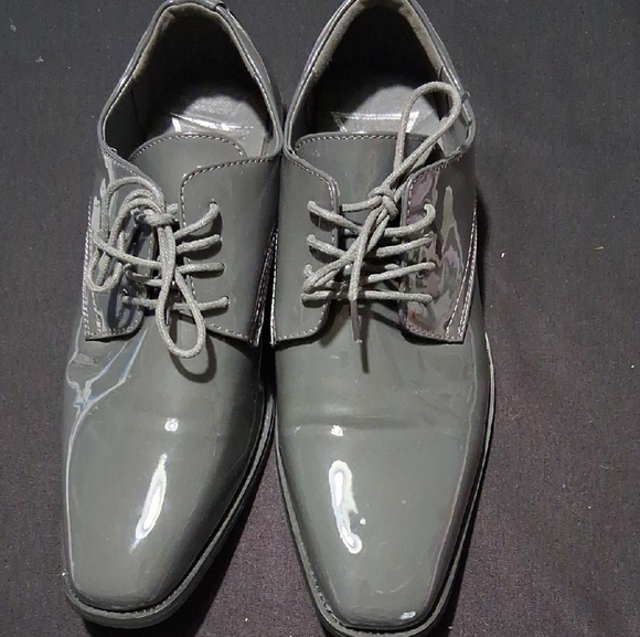 Glossy Gray Derby Shoes with Patent Finish - Picture 1 of 8